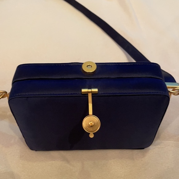 Lord & Taylor Cross Body bag - Picture 3 of 4